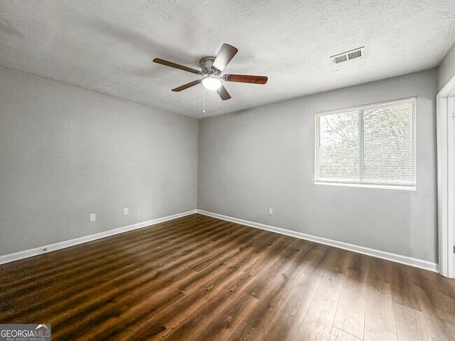 Building Photo - 7090 Birling Dr