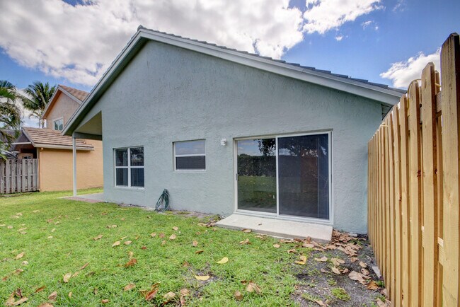 Building Photo - 7390 Ashley Shores Cir