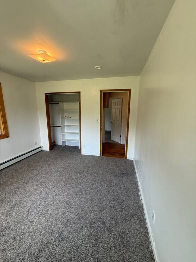 Building Photo - 4521 Lauesen Ave