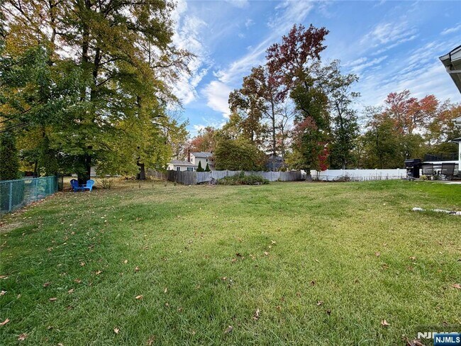 Building Photo - 517 Fordham Pl