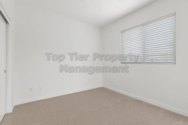 Building Photo - ***Beautiful Like-New 2 bed / 2.5 bath / 1...