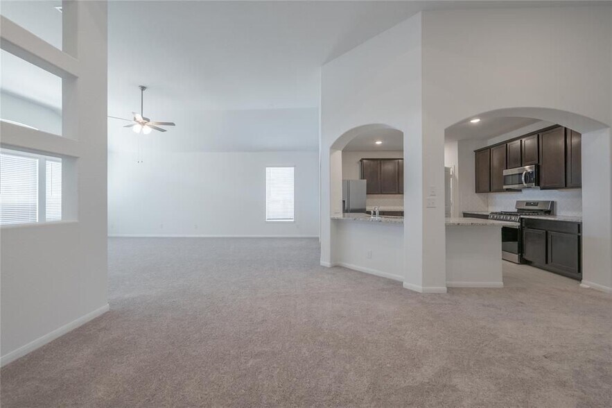 Building Photo - 313 Sonbria Pass