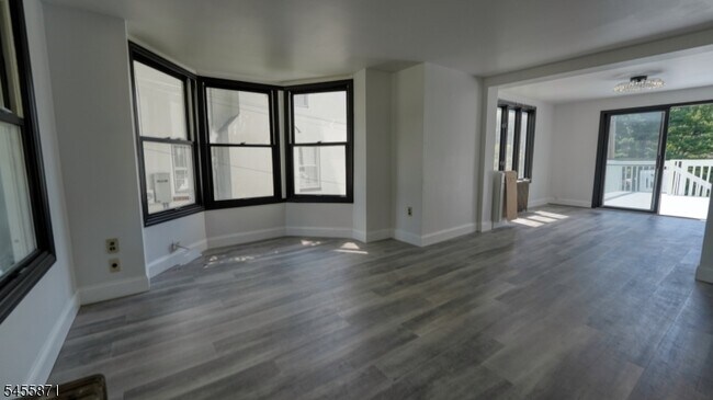 Building Photo - 20 Anderson Hill Rd