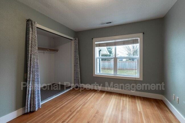 Building Photo - 8006 NW 9th Ave