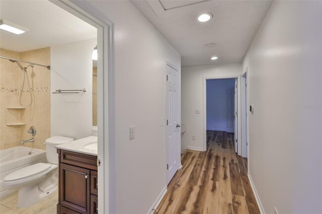 Building Photo - 13703 Sweetwater Cove Pl