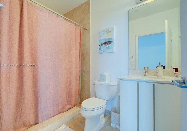 Building Photo - 700 NE 25th St