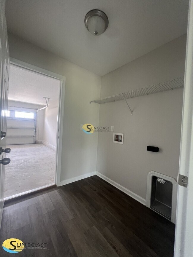 Building Photo - 8777 Kaye Ln