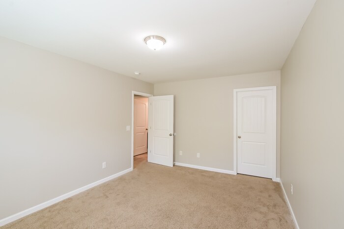 Building Photo - 275 Claudia Dr