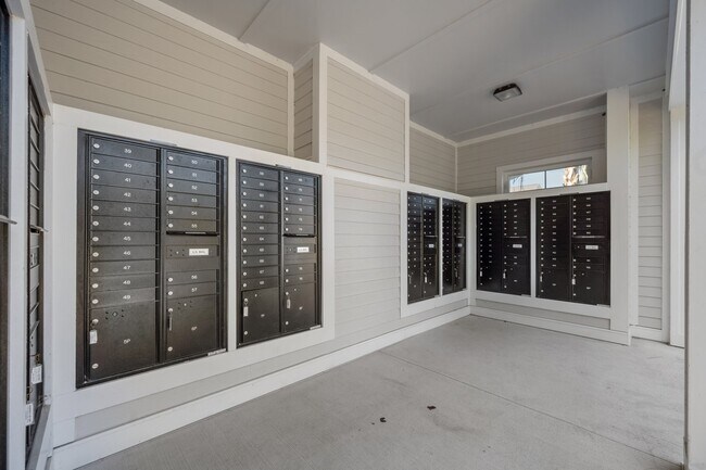 Building Photo - 85 E Hennings Wy