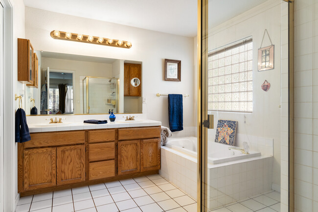Primary bath - 11938 Torrey Pines Dr