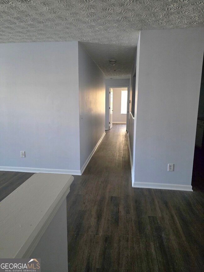 Building Photo - 12101 Fairington Ridge Cir