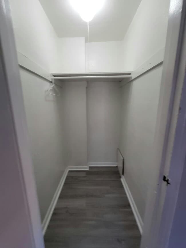 Building Photo - 1500 Luxor Rd