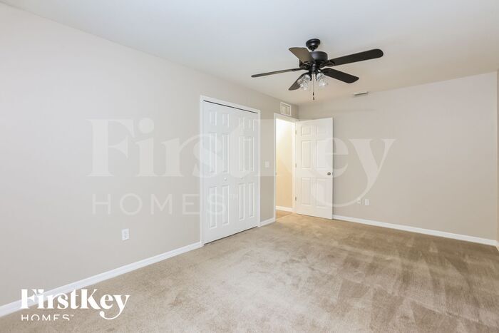 Building Photo - 2329 Chipley Ave