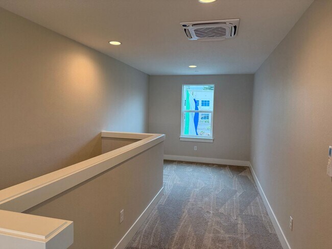 Building Photo - Gorgeous 3 Bedroom with Loft and Bonus Room! High Ceilings! Pantry! Keyless Entry! Double Oven & ...