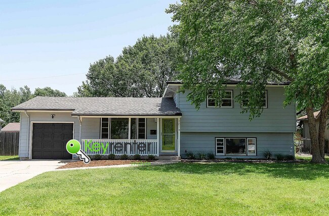 Primary Photo - NOVEMBER FREE RENT!! Spacious 4-Bedroom / ...