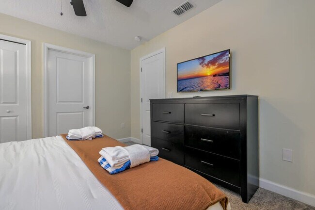 Building Photo - 4532 Target Blvd