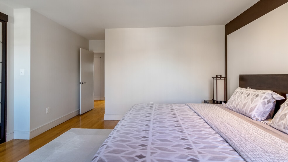 Master Bedroom - 1640 Beekman Pl NW