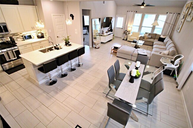 Building Photo - 8143 Bellwick Bay Ct