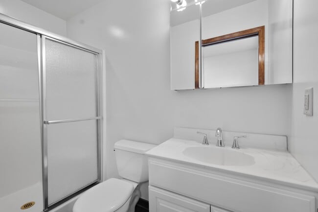 Building Photo - DON'T MISS THIS! BEAUTIFLLY RENOVATED 3 bedroom in Munhall!!