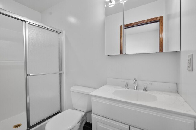 Building Photo - READY FOR MOVE IN! Check out this STUNNING 3 bedroom in Munhall!