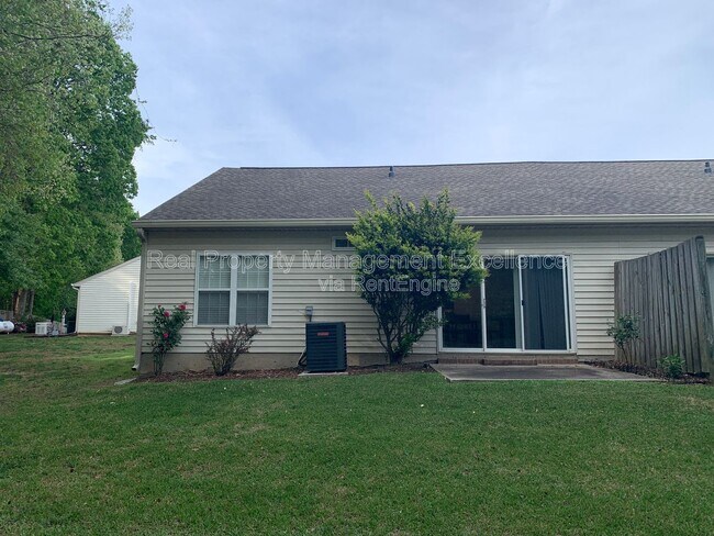 Building Photo - 205 Will Ct