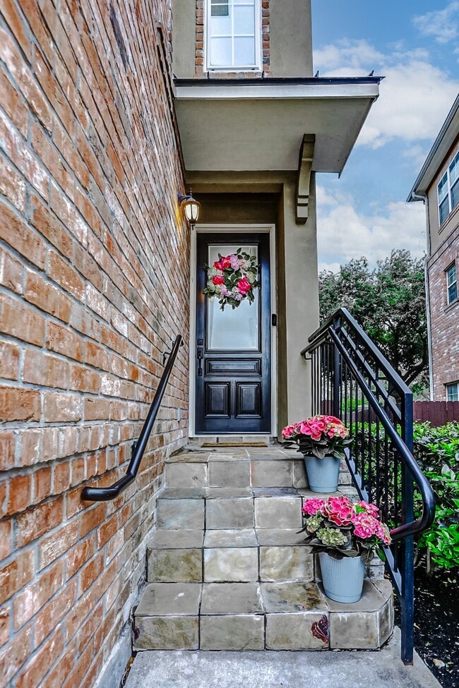 Building Photo - 5 Versante Ct