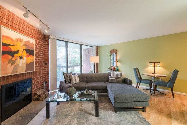 Building Photo - 1318 22nd St NW
