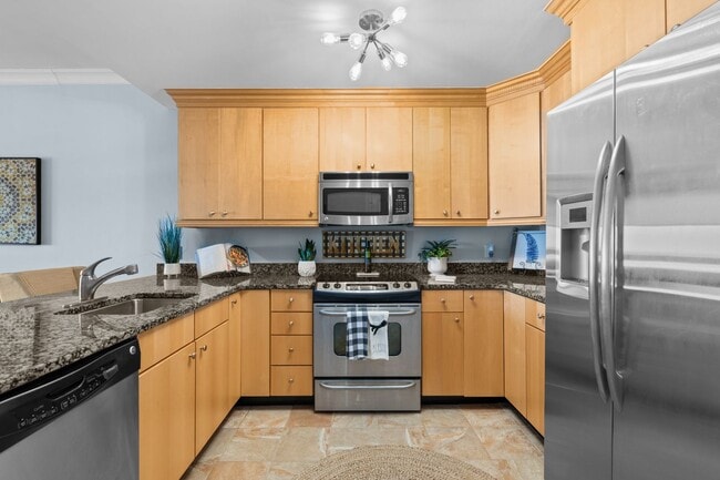 Building Photo - Elegant 1-Bed, 1-Bath Condo in Prime Virginia Beach Location!