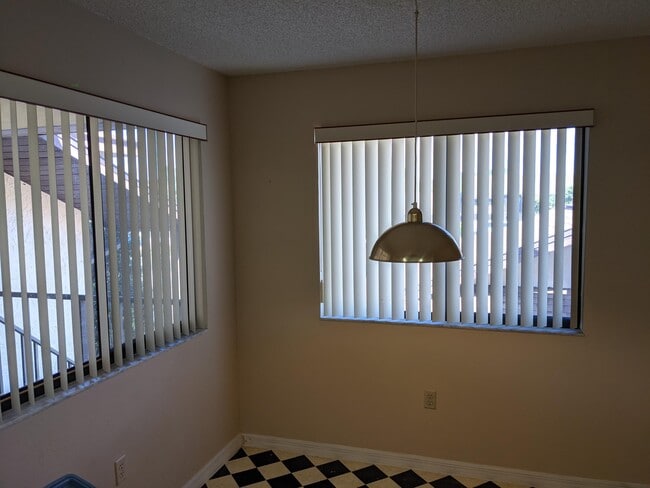 Building Photo - 3035 Finsterwald Dr