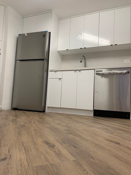 Building Photo - 999 Brickell Bay Dr