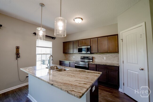 Building Photo - 24 Daylily Ct