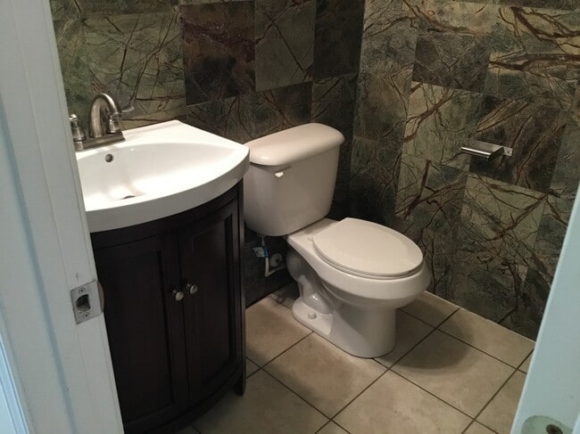 Building Photo - 5622 Falls Ridge Ln