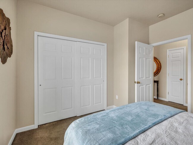 Building Photo - Castle Schools*********Large 2 Bedroom 2 Bath**********Newburgh Indiana Living