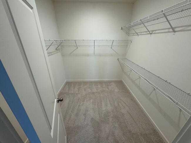 Building Photo - Stylish 3 Bed 2.5 Bath Interior Townhome I...