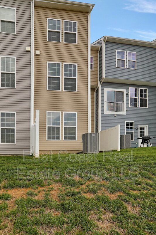 Building Photo - 153 Charterhouse St