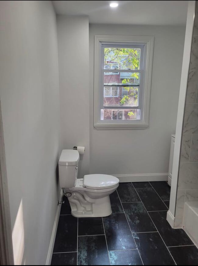 Building Photo - 274 Summit Ave