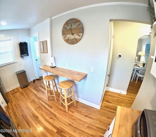 Building Photo - 1008 17th Ave