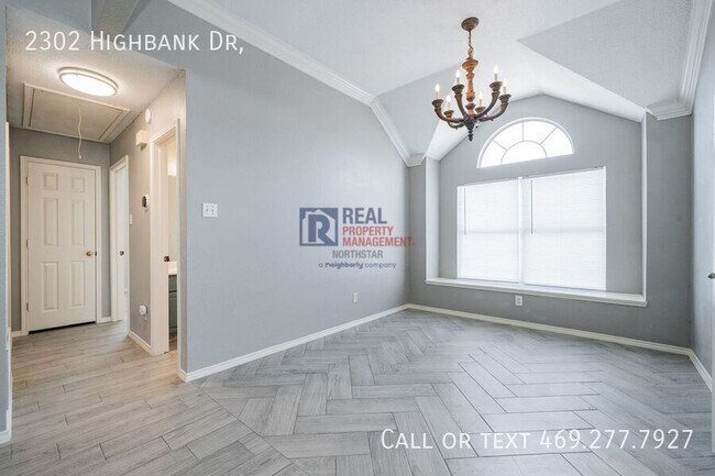 Building Photo - 2302 Highbank Dr