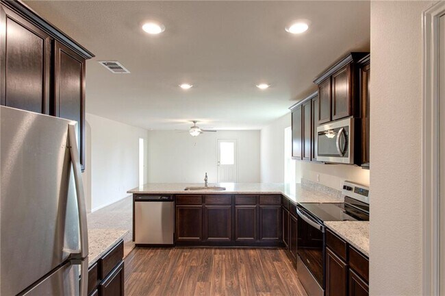 Building Photo - 196 Allington Cir