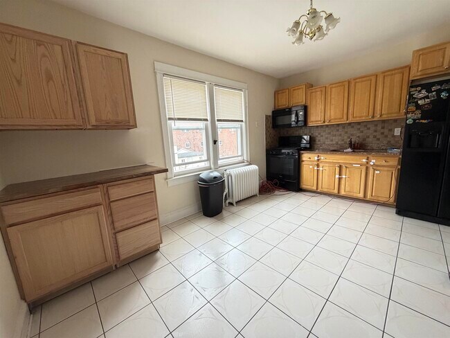 Building Photo - 1125 73rd St