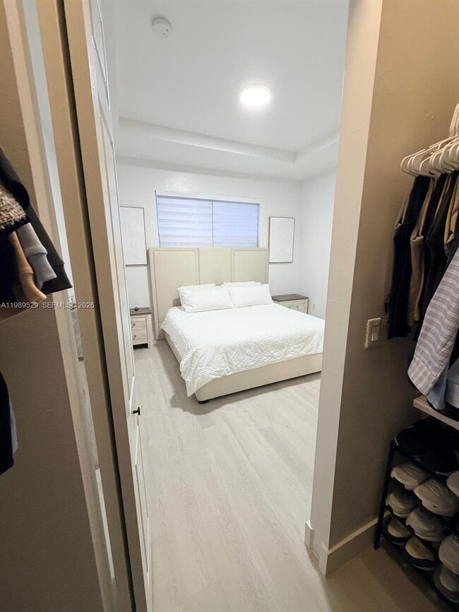 Building Photo - 1022 NE 42nd Terrace