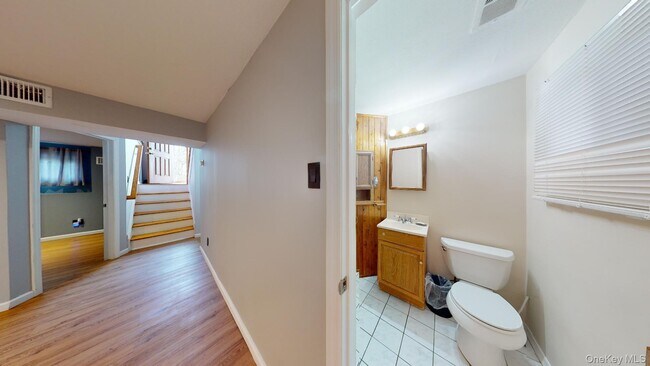 Building Photo - 511 Freeman Ave