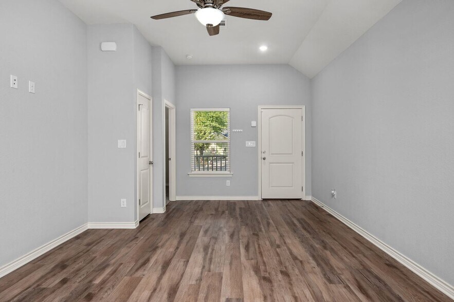 Building Photo - 1314 Antone St