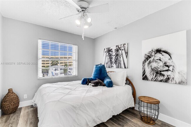 Building Photo - 349 Virginia St