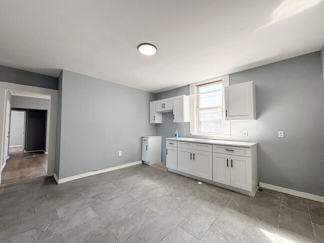 Building Photo - 478 S 15th St