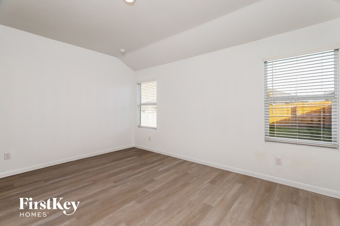 Building Photo - 13027 Rosemary Cove