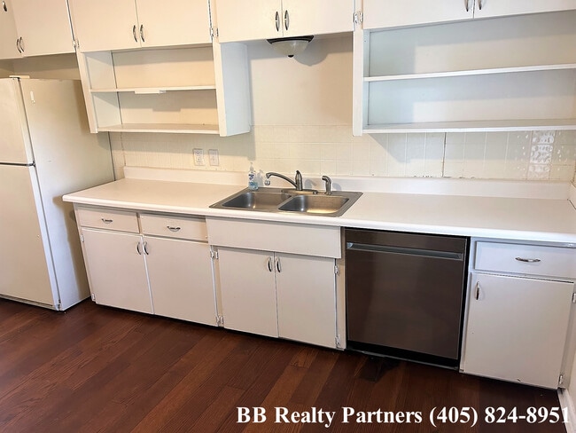 Building Photo - 4620 E 4th St