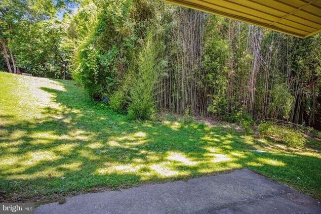 Building Photo - 10655 Montrose Ave