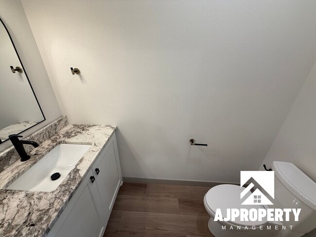 Building Photo - 8609 W Shoreline Pl