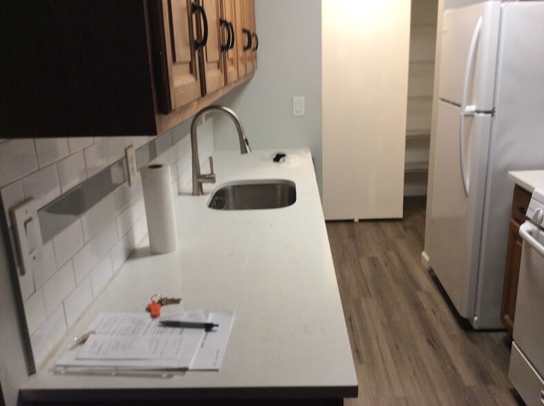 Building Photo - 10 Donna Ct